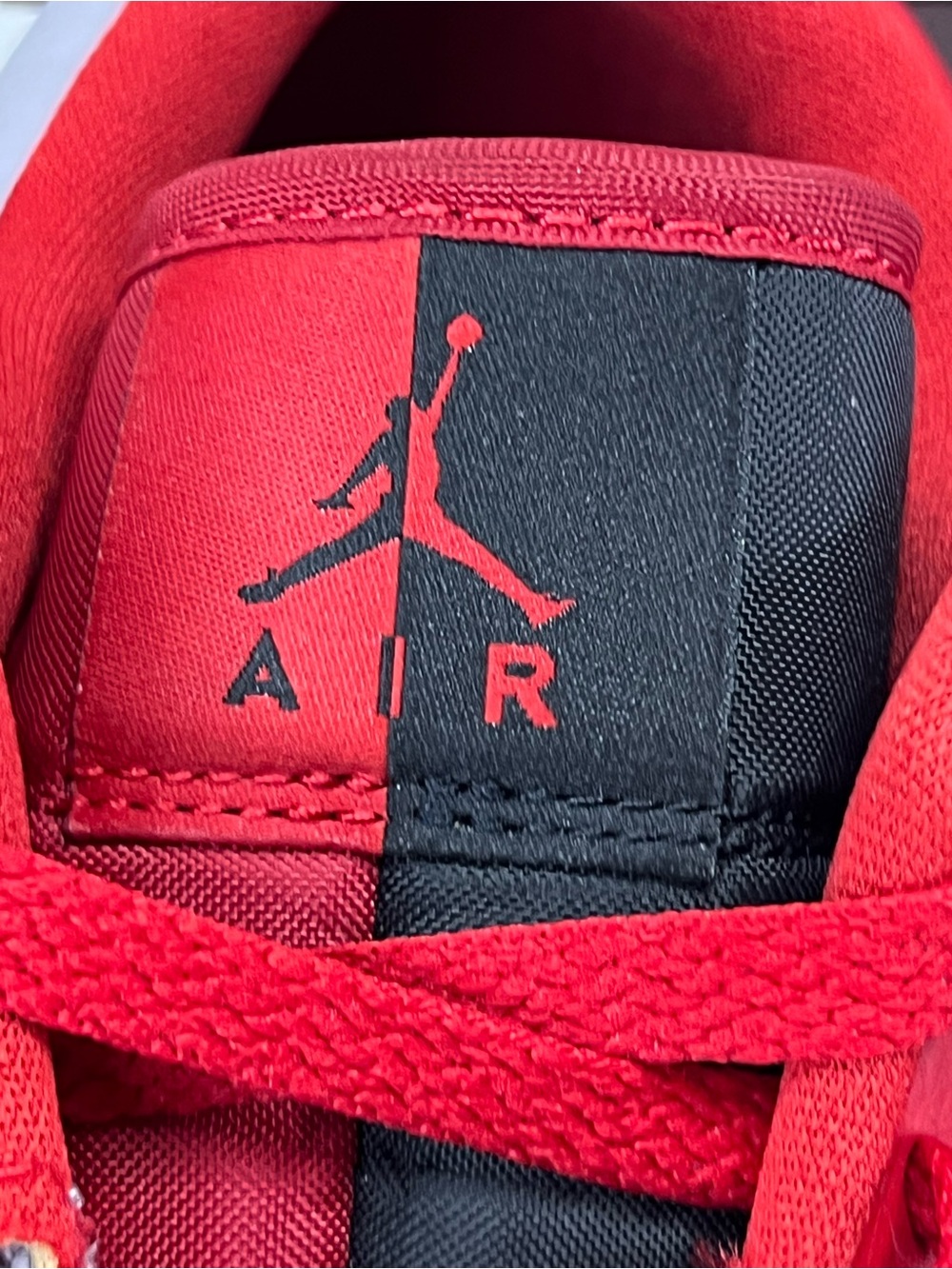 Jordan 1 “Split” - Picture 5 of 7